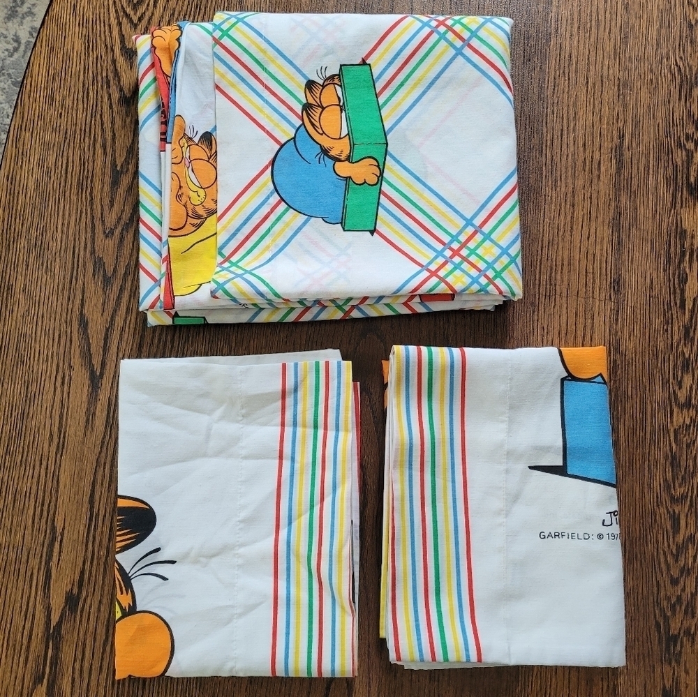 Vintage Garfield 1978 Twin Flat Sheet and Two Pillow Case Sham set - Picture 2 of 6